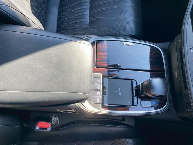 ＬＳ ＬＳ５００ｈ　バージョンＬ　マークレビンソン　サンルーフ　黒革パワーシート　シートエアコン　デジタルインナーミラー　パノラミックビューモニター　パドルシフト　プリクラッシュセーフティ　レーダークルーズコントロール　社外エアロ（23枚目）