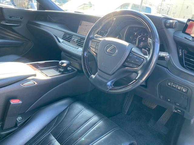 ＬＳ ＬＳ５００ｈ　バージョンＬ　マークレビンソン　サンルーフ　黒革パワーシート　シートエアコン　デジタルインナーミラー　パノラミックビューモニター　パドルシフト　プリクラッシュセーフティ　レーダークルーズコントロール　社外エアロ（37枚目）