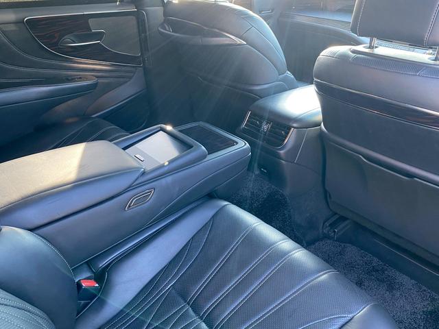 ＬＳ ＬＳ５００ｈ　バージョンＬ　マークレビンソン　サンルーフ　黒革パワーシート　シートエアコン　デジタルインナーミラー　パノラミックビューモニター　パドルシフト　プリクラッシュセーフティ　レーダークルーズコントロール　社外エアロ（41枚目）