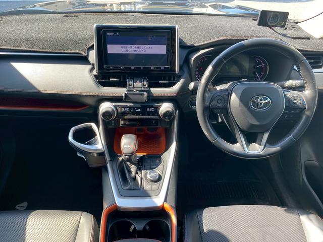 ＲＡＶ４ アドベンチャー　純正９インチＳＤナビ　フルセグ地デジＴＶ　ブルートゥース　バックカメラ　パワーバックドア　ビルトインＥＴＣ　黒革シート　シートエアコン　プリクラッシュセーフティ　レーダークルーズコントロール（16枚目）
