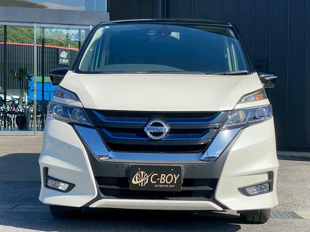 セレナ ｅ－パワー　ハイウェイスターＶ　純正９インチナビ　フルセグＴＶ　パノラマモニター　ビルトインＥＴＣ　プロパイロット　ステアリングヒーター　両側パワースライドドア　デジタルインナーミラー　純正フリップダウンモニター　７人乗り（6枚目）