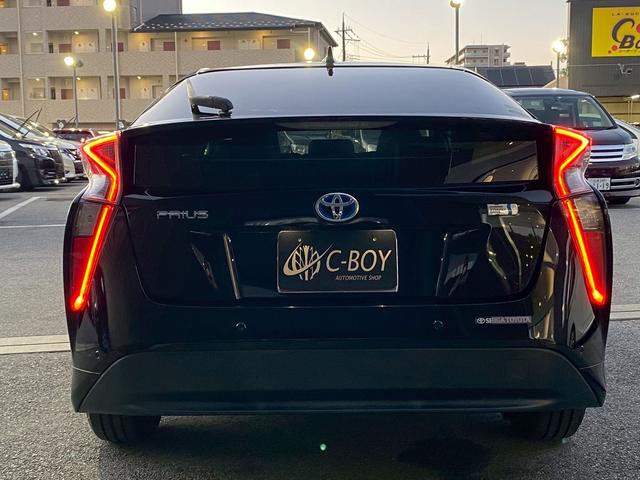 プリウス Ａ　バックカメラ　ステアリングスイッチ　クルーズコントロール　革巻きステアリング　パーキングアシスト　オートマチックハイビーム　オーディオレス　シートリフター（10枚目）