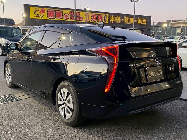 プリウス Ａ　バックカメラ　ステアリングスイッチ　クルーズコントロール　革巻きステアリング　パーキングアシスト　オートマチックハイビーム　オーディオレス　シートリフター（11枚目）