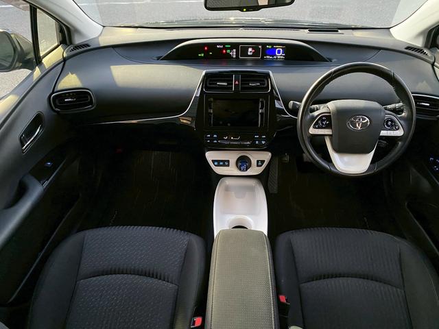 プリウス Ａ　バックカメラ　ステアリングスイッチ　クルーズコントロール　革巻きステアリング　パーキングアシスト　オートマチックハイビーム　オーディオレス　シートリフター（15枚目）