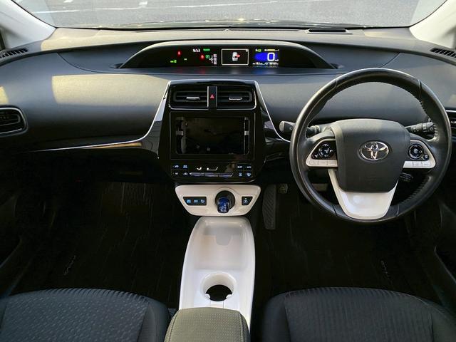 プリウス Ａ　バックカメラ　ステアリングスイッチ　クルーズコントロール　革巻きステアリング　パーキングアシスト　オートマチックハイビーム　オーディオレス　シートリフター（16枚目）