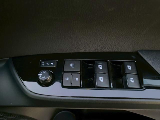 プリウス Ａ　バックカメラ　ステアリングスイッチ　クルーズコントロール　革巻きステアリング　パーキングアシスト　オートマチックハイビーム　オーディオレス　シートリフター（30枚目）