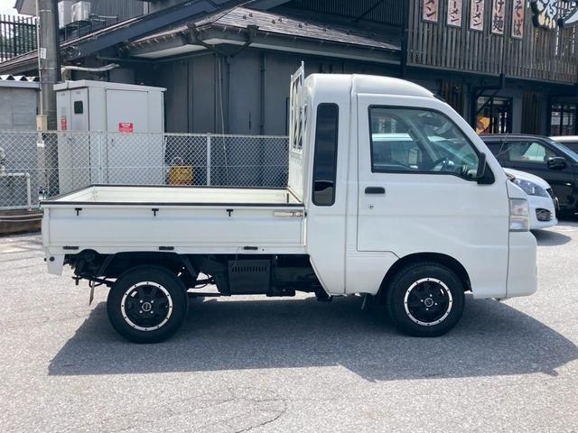 ハイゼットトラック ジャンボ　４ＷＤ　ＡＴ車　社外アルミ　三方開　パワステ　パワーウインドウ　黒革調シートカバー　キーレス　ＥＴＣ車載器　社外ＬＥＤヘッドライト　純正ラジオ（8枚目）