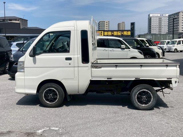 ハイゼットトラック ジャンボ　４ＷＤ　ＡＴ車　社外アルミ　三方開　パワステ　パワーウインドウ　黒革調シートカバー　キーレス　ＥＴＣ車載器　社外ＬＥＤヘッドライト　純正ラジオ（12枚目）