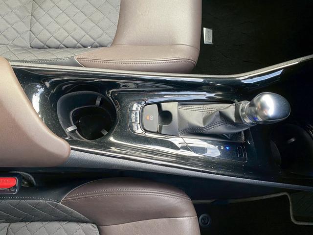 Ｃ－ＨＲ Ｇ　ＬＥＤエディション　純正９インチＳＤナビ　フルセグ地デジＴＶ　ブルートゥース　プリクラッシュセーフティ　レーダークルーズコントロール　ビルトインＥＴＣ　バックカメラ　ハーフレザーシート　ＬＥＤヘッドライト　フォグランプ（22枚目）