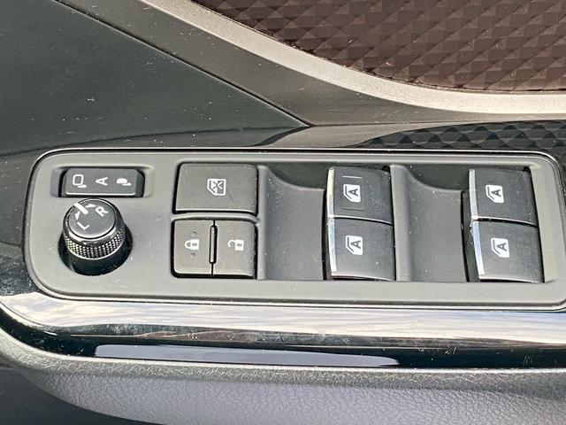 Ｃ－ＨＲ Ｇ　ＬＥＤエディション　純正９インチＳＤナビ　フルセグ地デジＴＶ　ブルートゥース　プリクラッシュセーフティ　レーダークルーズコントロール　ビルトインＥＴＣ　バックカメラ　ハーフレザーシート　ＬＥＤヘッドライト　フォグランプ（32枚目）
