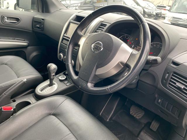 エクストレイル 20X 純正7インチナビ ブルートゥース 4WD シートヒーター リアシートヒーター 社外16インチアルミ バックカメラ ビルトインETC カーボンシート 革巻きステアリング シートリフター ルーフレール(30枚目)