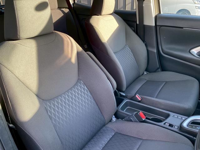 ヤリスクロス ハイブリッドＧ　純正ディスプレイ　ブルートゥース　パノラマモニター　ビルトインＥＴＣ　クルーズコントロール　ステアリングスイッチ　２トーンカラー　革巻きステアリング　オートハイビーム　トヨタセーフティセンス（33枚目）