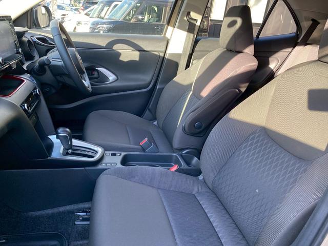 ヤリスクロス ハイブリッドＧ　純正ディスプレイ　ブルートゥース　パノラマモニター　ビルトインＥＴＣ　クルーズコントロール　ステアリングスイッチ　２トーンカラー　革巻きステアリング　オートハイビーム　トヨタセーフティセンス（34枚目）