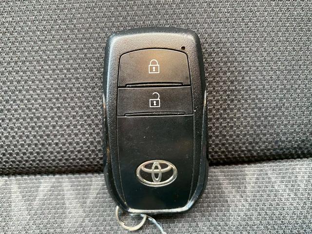 ヤリスクロス ハイブリッドＧ　純正ディスプレイ　ブルートゥース　パノラマモニター　ビルトインＥＴＣ　クルーズコントロール　ステアリングスイッチ　２トーンカラー　革巻きステアリング　オートハイビーム　トヨタセーフティセンス（39枚目）