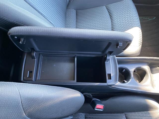 プリウス S 純正9インチSDナビ フルセグ地デジTV ブルートゥース ビルトインETC バックカメラ ステアリングリモコン ドライブレコーダー LEDヘッドライト フォグランプ オートリトラーミラー(24枚目)