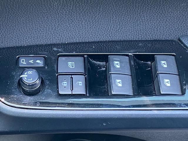 プリウス S 純正9インチSDナビ フルセグ地デジTV ブルートゥース ビルトインETC バックカメラ ステアリングリモコン ドライブレコーダー LEDヘッドライト フォグランプ オートリトラーミラー(31枚目)