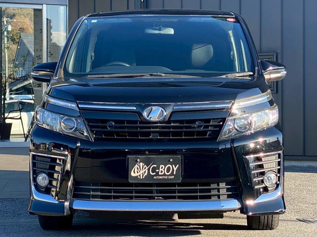 ヴォクシー ＺＳ　純正９インチナビ　バックカメラ　フルセグＴＶ　ブルートゥース　ビルトインＥＴＣ　ステアリングスイッチ　７人乗り　片側パワースライドドア　純正フリップダウンモニター（6枚目）