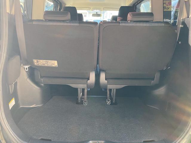 ヴォクシー ＺＳ　純正９インチナビ　バックカメラ　フルセグＴＶ　ブルートゥース　ビルトインＥＴＣ　ステアリングスイッチ　７人乗り　片側パワースライドドア　純正フリップダウンモニター（14枚目）