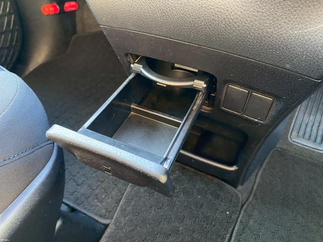 ヴォクシー ＺＳ　純正９インチナビ　バックカメラ　フルセグＴＶ　ブルートゥース　ビルトインＥＴＣ　ステアリングスイッチ　７人乗り　片側パワースライドドア　純正フリップダウンモニター（23枚目）