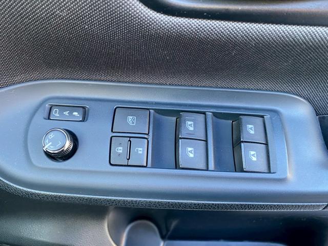 ヴォクシー ＺＳ　純正９インチナビ　バックカメラ　フルセグＴＶ　ブルートゥース　ビルトインＥＴＣ　ステアリングスイッチ　７人乗り　片側パワースライドドア　純正フリップダウンモニター（31枚目）