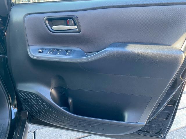 ヴォクシー ＺＳ　純正９インチナビ　バックカメラ　フルセグＴＶ　ブルートゥース　ビルトインＥＴＣ　ステアリングスイッチ　７人乗り　片側パワースライドドア　純正フリップダウンモニター（32枚目）