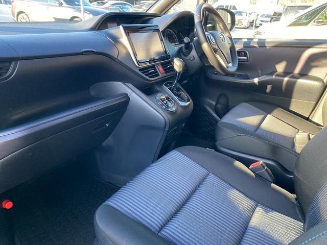 ヴォクシー ＺＳ　純正９インチナビ　バックカメラ　フルセグＴＶ　ブルートゥース　ビルトインＥＴＣ　ステアリングスイッチ　７人乗り　片側パワースライドドア　純正フリップダウンモニター（34枚目）