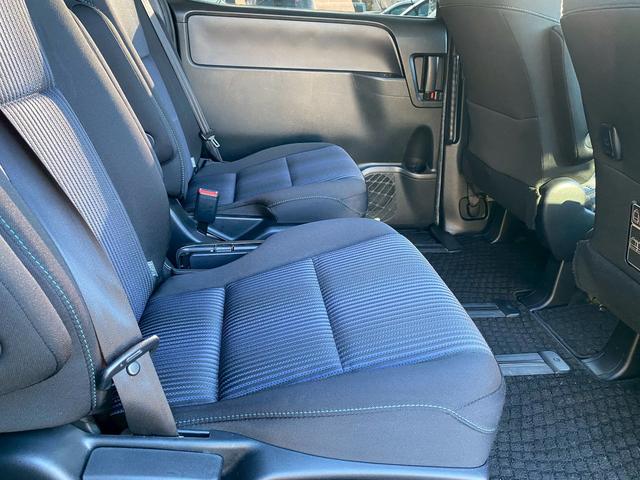 ヴォクシー ＺＳ　純正９インチナビ　バックカメラ　フルセグＴＶ　ブルートゥース　ビルトインＥＴＣ　ステアリングスイッチ　７人乗り　片側パワースライドドア　純正フリップダウンモニター（37枚目）