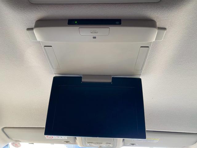 ヴォクシー ＺＳ　純正９インチナビ　バックカメラ　フルセグＴＶ　ブルートゥース　ビルトインＥＴＣ　ステアリングスイッチ　７人乗り　片側パワースライドドア　純正フリップダウンモニター（43枚目）