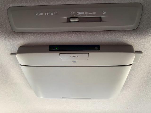 ヴォクシー ＺＳ　純正９インチナビ　バックカメラ　フルセグＴＶ　ブルートゥース　ビルトインＥＴＣ　ステアリングスイッチ　７人乗り　片側パワースライドドア　純正フリップダウンモニター（44枚目）