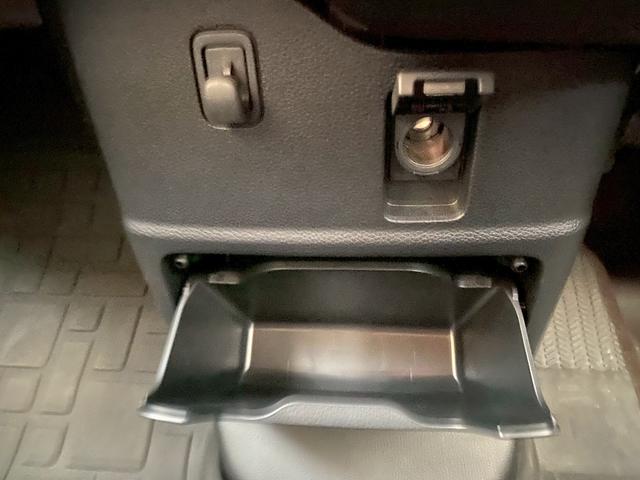 Ｎ－ＢＯＸカスタム Ｇ・Ｌターボホンダセンシング　ギャザスメモリーナビ　フルセグ地デジＴＶ　ブルートゥース　バックカメラ　ビルトインＥＴＣ　ホンダセンシング　レーダークルーズコントロール　両側パワースライドドア　スライドドアサンシェード　パドルシフト（24枚目）