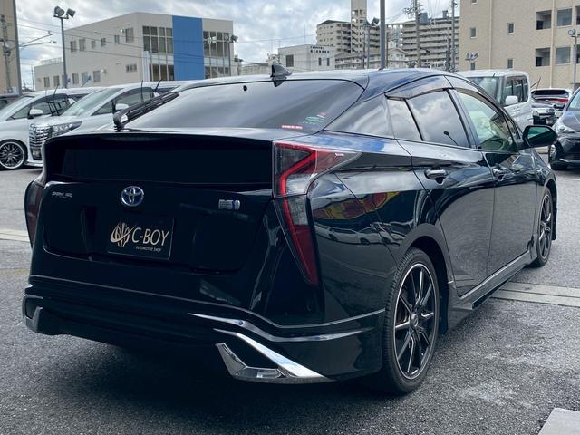 プリウス Sツーリングセレクション 純正9インチナビ ブルートゥース ビルトインETC ステアリングリモコン 合皮シート 社外18インチアルミ フルセグTV バックカメラ シートヒーター クルーズコントロール 革巻きステアリング(9枚目)