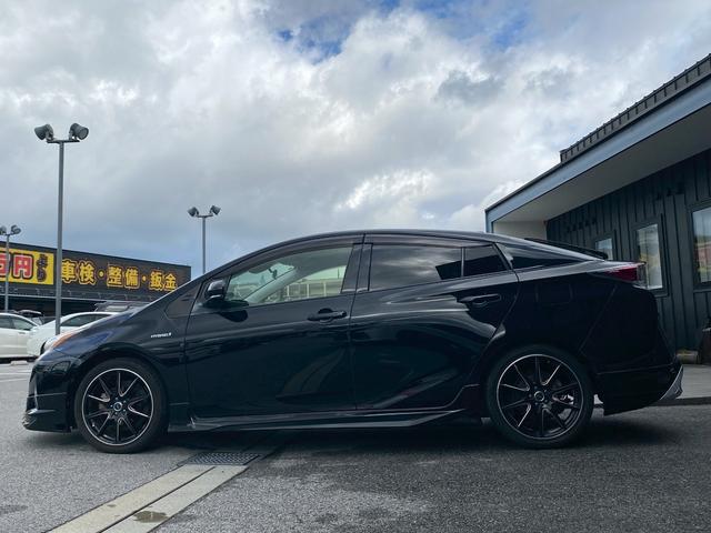 プリウス Sツーリングセレクション 純正9インチナビ ブルートゥース ビルトインETC ステアリングリモコン 合皮シート 社外18インチアルミ フルセグTV バックカメラ シートヒーター クルーズコントロール 革巻きステアリング(12枚目)