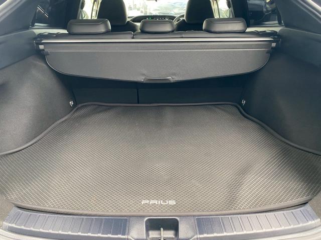 プリウス Sツーリングセレクション 純正9インチナビ ブルートゥース ビルトインETC ステアリングリモコン 合皮シート 社外18インチアルミ フルセグTV バックカメラ シートヒーター クルーズコントロール 革巻きステアリング(14枚目)