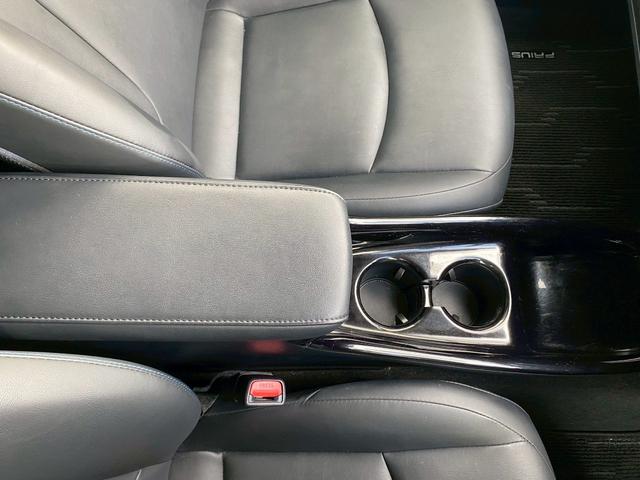 プリウス Sツーリングセレクション 純正9インチナビ ブルートゥース ビルトインETC ステアリングリモコン 合皮シート 社外18インチアルミ フルセグTV バックカメラ シートヒーター クルーズコントロール 革巻きステアリング(23枚目)