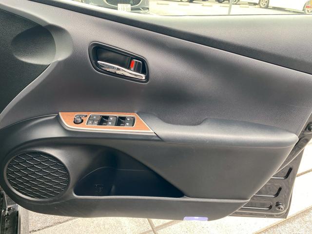 プリウス Sツーリングセレクション 純正9インチナビ ブルートゥース ビルトインETC ステアリングリモコン 合皮シート 社外18インチアルミ フルセグTV バックカメラ シートヒーター クルーズコントロール 革巻きステアリング(32枚目)