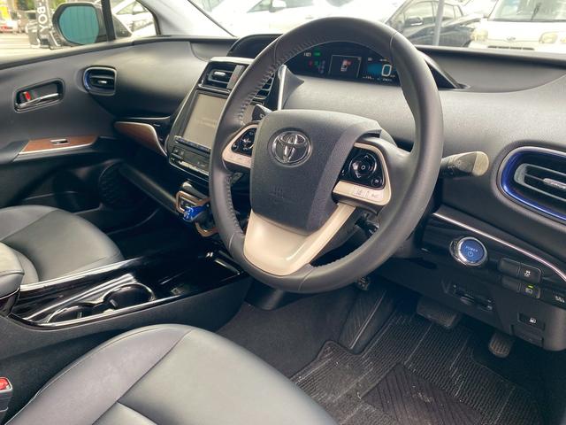 プリウス Sツーリングセレクション 純正9インチナビ ブルートゥース ビルトインETC ステアリングリモコン 合皮シート 社外18インチアルミ フルセグTV バックカメラ シートヒーター クルーズコントロール 革巻きステアリング(33枚目)