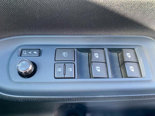 ヴォクシー ZS 煌II 純正10インチSDナビ フルセグ地デジTV ブルートゥース 純正12.8インチフリップダウン ビルトインETC2.0 両側パワースライドドア スライドドアサンシェード プリクラッシュセーフティ(28枚目)