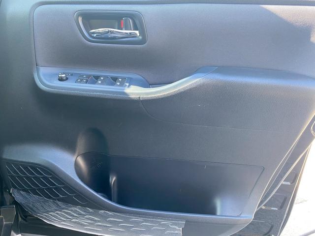 ヴォクシー ZS 煌II 純正10インチSDナビ フルセグ地デジTV ブルートゥース 純正12.8インチフリップダウン ビルトインETC2.0 両側パワースライドドア スライドドアサンシェード プリクラッシュセーフティ(29枚目)