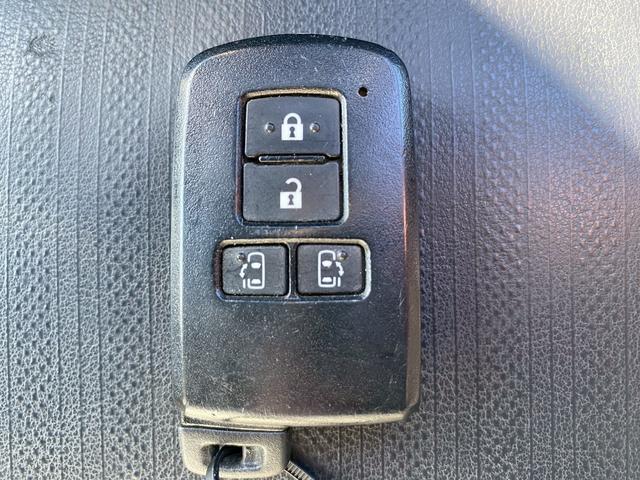 エスクァイア ハイブリッドGi ブラックテーラード 純正10インチSDナビ フルセグ地デジTV ブルートゥース ビルトインETC 両側パワースライドドア スライドドアサンシェード 前席シートヒーター スマートキー&プッシュスタート ドライブレコーダー(42枚目)