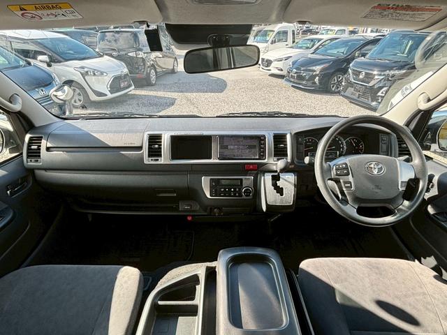 ハイエースワゴン GL 純正SDナビ ワンセグTV ブルートゥース バックカメラ AC100V電源 左側パワースライドドア ステアリングリモコン ドライブレコーダー プリクラッシュ オートエアコン リアクーラー&リアヒーター(16枚目)