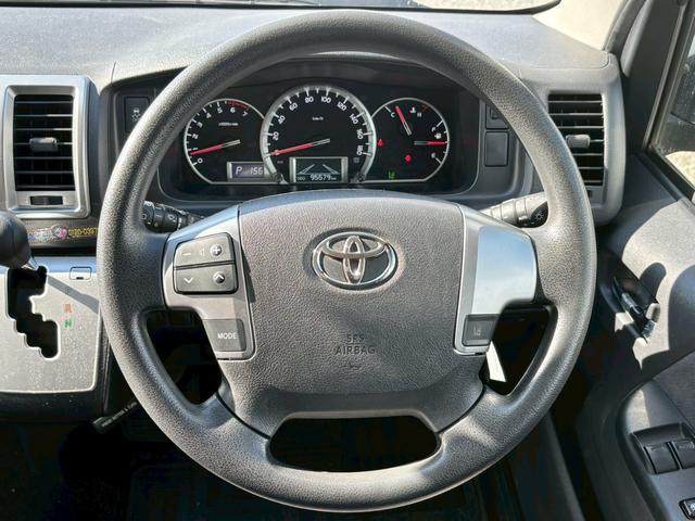 ハイエースワゴン GL 純正SDナビ ワンセグTV ブルートゥース バックカメラ AC100V電源 左側パワースライドドア ステアリングリモコン ドライブレコーダー プリクラッシュ オートエアコン リアクーラー&リアヒーター(25枚目)