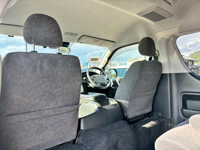 ハイエースワゴン GL 純正SDナビ ワンセグTV ブルートゥース バックカメラ AC100V電源 左側パワースライドドア ステアリングリモコン ドライブレコーダー プリクラッシュ オートエアコン リアクーラー&リアヒーター(34枚目)