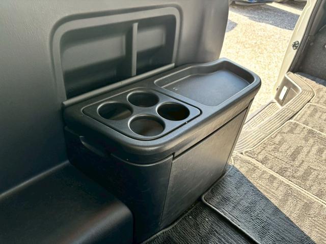 ハイエースワゴン GL 純正SDナビ ワンセグTV ブルートゥース バックカメラ AC100V電源 左側パワースライドドア ステアリングリモコン ドライブレコーダー プリクラッシュ オートエアコン リアクーラー&リアヒーター(38枚目)