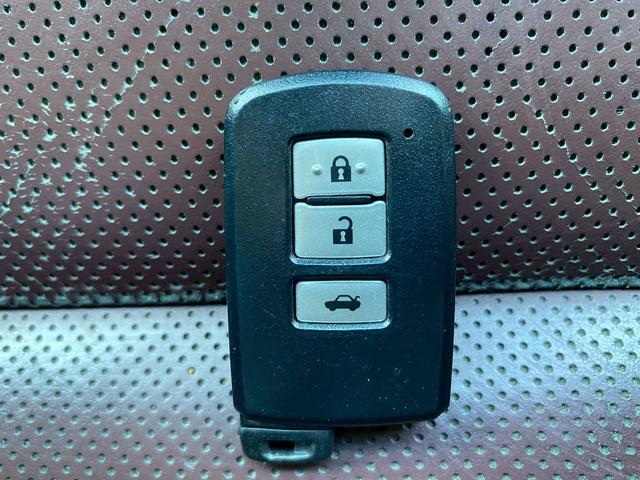 クラウンハイブリッド アスリートS ブラックスタイル 純正HDDマルチ フルセグ地デジTV ブルートゥース タッチパネルオートエアコン 本革シート&シートエアコン パワーシート クルーズコントロール クリアランスソナー 社外コンビハンドル バックカメラ(41枚目)