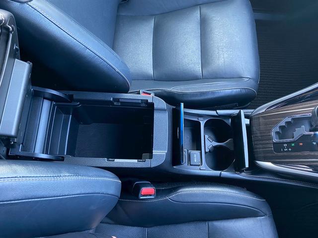 ハリアーハイブリッド エレガンス メーカーOPSDナビ フルセグ地デジTV ブルートゥース ブルーレイ再生 黒革パワーシート シートヒーター ビルトインETC バックカメラ USB&AUX入力 LEDルームランプ 4WD(23枚目)