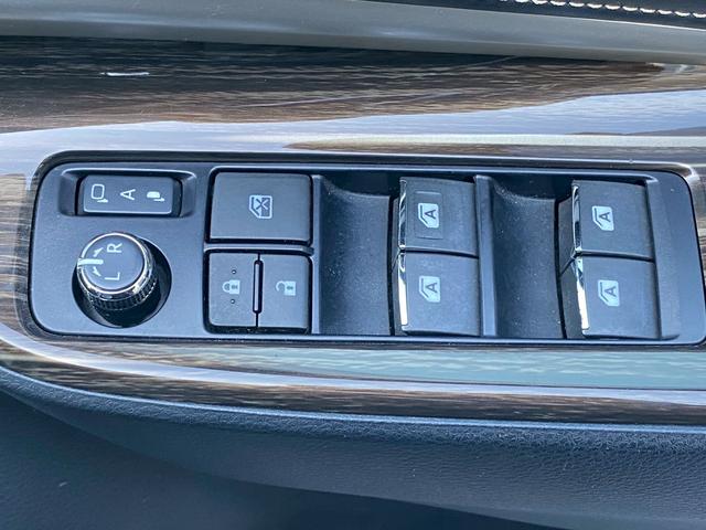 ハリアーハイブリッド エレガンス メーカーOPSDナビ フルセグ地デジTV ブルートゥース ブルーレイ再生 黒革パワーシート シートヒーター ビルトインETC バックカメラ USB&AUX入力 LEDルームランプ 4WD(29枚目)