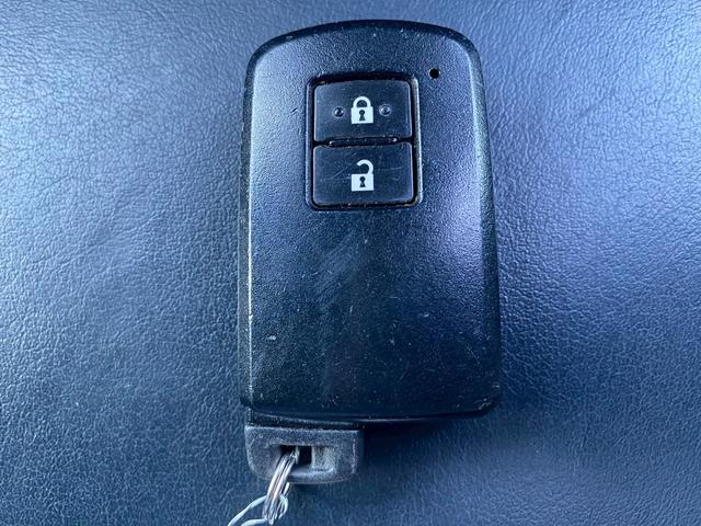 ハリアーハイブリッド エレガンス メーカーOPSDナビ フルセグ地デジTV ブルートゥース ブルーレイ再生 黒革パワーシート シートヒーター ビルトインETC バックカメラ USB&AUX入力 LEDルームランプ 4WD(40枚目)