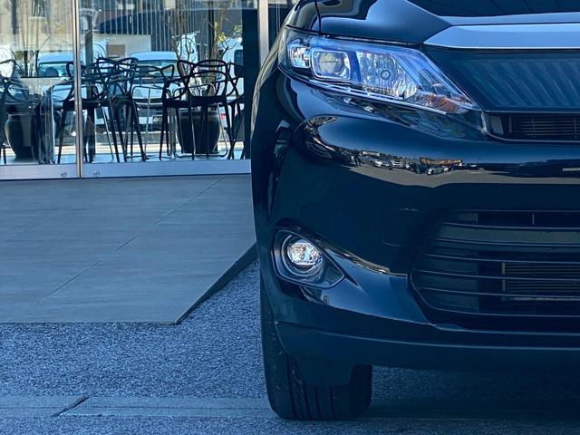 ハリアーハイブリッド エレガンス メーカーOPSDナビ フルセグ地デジTV ブルートゥース ブルーレイ再生 黒革パワーシート シートヒーター ビルトインETC バックカメラ USB&AUX入力 LEDルームランプ 4WD(42枚目)