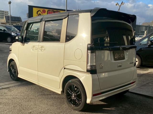 N-BOXカスタム 2トーンカラースタイル G・Aパッケージ ギャザスメモリーナビ ワンセグTV ブルートゥース バックカメラ ETC車載器 左側パワースライドドア ディスチャージヘッドライト フォグランプ ステアリングリモコン 革巻ハンドル ベンチシート(11枚目)