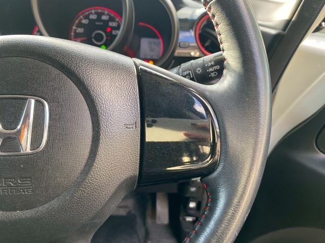 N-BOXカスタム 2トーンカラースタイル G・Aパッケージ ギャザスメモリーナビ ワンセグTV ブルートゥース バックカメラ ETC車載器 左側パワースライドドア ディスチャージヘッドライト フォグランプ ステアリングリモコン 革巻ハンドル ベンチシート(26枚目)